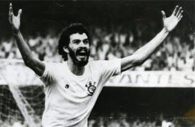 Sócrates foi o símbolo da Democracia Corinthiana