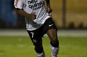 CORINTHIANS/BRASIL X RACING/URUGUAI - Elias comemora seus egundo gol em um lance da partida realizada esta noite no estdio do Pacaembu, vlida pela 1 rodada da fase classificatoria da Copa Libertadores da Amrica 2010