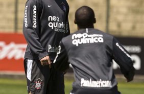 Ronaldo e Elias durante o treino do Corinthians, realizado esta manh no Parque So Jorge. O prximo jogo da equipe, ser amanh, sbado, dia 11/09, contra o Grmio, no Pacaembu, pela 21. a rodada do Campeonato Brasileiro de 2010