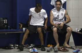 Liedson e Chico nos vestirios antes da partida entre So Paulo x Corinthians, realizada esta tarde no estdio Arena de Barueri, pela 16 rodada do Campeonato Paulista 2011