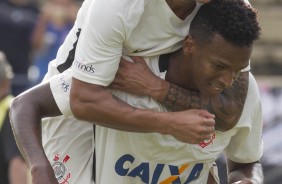 Giovanni Augusto comemora gol contra o So Bento na estreia do campeonato paulista