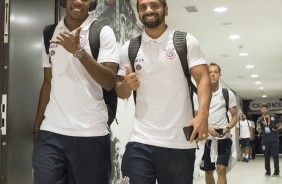 Moiss e Guilherme no vestirio da Arena Corinthians