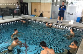Os atletas realizaram um desafio na piscina do Timo