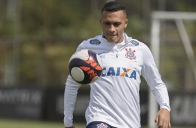 Lo Jab mostrando habilidade no treino do Corinthians