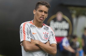 Pedrinho durante o ltimo treino do Corinthians no ano de 2018