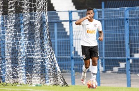 Nathan comemorando seu gol contra o So Caetano, pelo Paulista Sub-20
