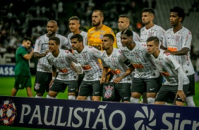 Time titular do Corinthians tirou foto antes do jogo contra o Santo Andr