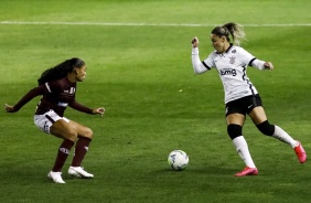 Giovanna Crivelari no jogo contra a Ferroviria, na volta do futebol feminino