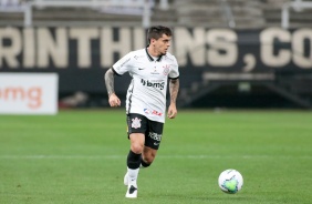 Fagner durante jogo contra o Botafogo, pelo Brasileiro, na Neo Qumica Arena