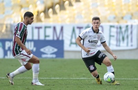 Lucas Piton no jogo contra o Fluminense, no Maracan, pelo Brasileiro