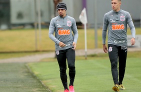 Fagner e Piton no ltimo treino do Corinthians antes do jogo contra o Sport