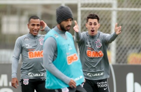 Otero, Camacho e Avelar no ltimo treino do Corinthians antes do jogo contra o Sport