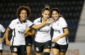 Yasmim, Gabi Portilho e Katiuscia na goleada sobre o Vitria pelo Campeonato Brasileiro Feminino