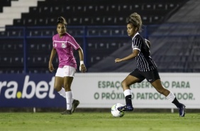 Ingryd no jogo contra o Santos, pelo Brasileiro Feminino