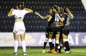 Jogadores do Corinthians gol contra o Santos, pelo Paulisto Feminino