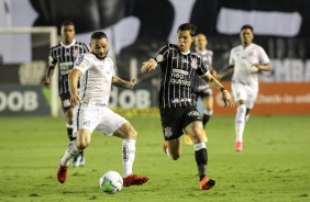 Mateus Vita durante partida entre Corinthians e Santos, na Vila Belmiro, pelo Brasileiro