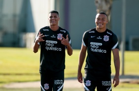 Rodrigo Varanda e Luis Mandaca durante ltimo treino do Corinthians antes do jogo contra o Huancayo