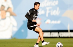 Vital durante ltimo treino do Corinthians antes do jogo contra o Huancayo