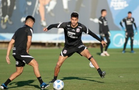 Lo Santos durante treinamento do Corinthians no CT Dr. Joaquim Grava