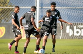 Varanda e companheiros durante o ltimo treino do Corinthians antes do jogo contra o Amrica-MG