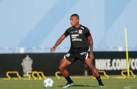 Xavier durante treinamento do Corinthians no CT Dr. Joaquim Grava