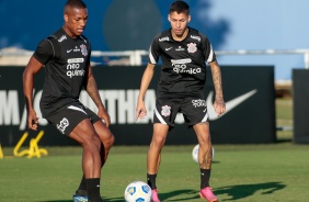 Xavier e Gabriel Pereira durante treinamento do Corinthians no CT Dr. Joaquim Grava