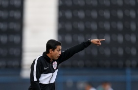 Ainda sem um tcnico no comando do Sub-20 do Corinthians, Gustavo Almeida comandou o elenco