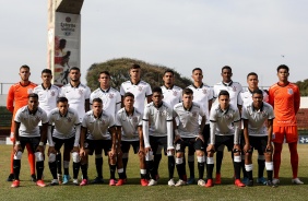 Jogadores do Corinthians durante jogo contra a Portuguesa, pelo Campeonato Paulista Sub-20