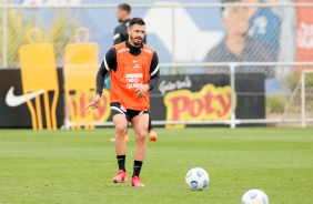 Giuliano no treinamento do Corinthians com foco no jogo diante o Cear