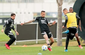 Luan no treinamento do Corinthians com foco no jogo diante o Cear
