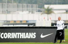 Sylvinho no treinamento do Corinthians com foco no jogo diante o Cear