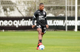 Xavier no treinamento do Corinthians com foco no jogo diante o Cear