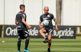 Fbio Santos realiza ltimo treino no CT do Corinthians antes do jogo contra o Juventude