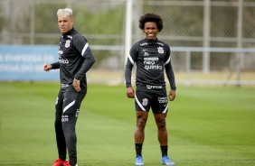 Rger Guedes e Willian durante treino preparatrio para o Drbi entre Corinthians e Palmeiras