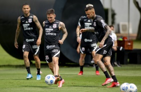 Thiaguinho, Gustavo Silva e Luan durante penltimo treino antes do Majestoso