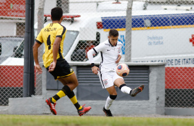 Keven durante jogo entre Corinthians e So Bernardo pelas oitavas do Paulista Sub-20
