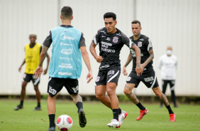 Du Queiroz durante apresentao do elenco do Corinthians para temporada 2022