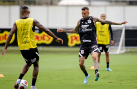 Raul Gustavo, Luan e Adson em treino do Corinthians nesta sexta-feira