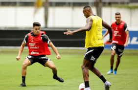 Roni, Raul Gustavo e Cantillo em treino do Corinthians nesta sexta-feira