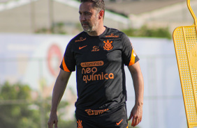 Vtor Pereira no treino do Corinthians nesta quarta-feira