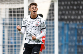 Gabriel Moscardo marcou o primeiro gol da vitria do Corinthians Sub-17
