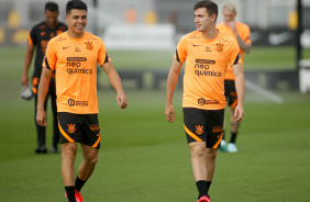Roni e Lucas Piton nesta quinta-feira, na preparao para encarar o Athletico Paranaense