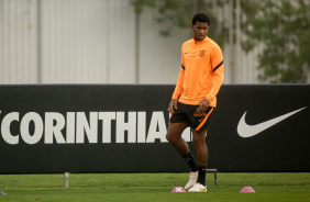Gil em ltimo treino do Corinthians antes da final da Copa do Brasil