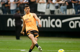 Balbuena durante treino aberto do Corinthians