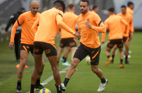 Fbio Santos, Robson Bambu e Renato Augusto no treino do Corinthians