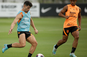 Rafael Ramos e Pedro em ao no treino do Corinthians