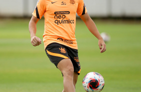Thomas Argentino em ao no treino do Corinthians