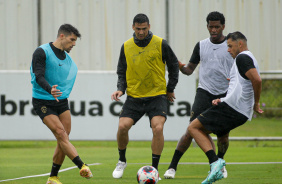 Rafael Ramos, Balbuena, Gil e Romero durante treino do Corinthians no CT