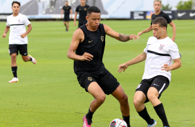 Pedro Gomes, Arthur Sousa e Lucas durante jogo-treino