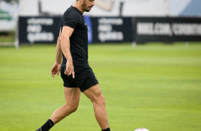 Giuliano passa em treino do Corinthians antes de enfrentar o So Bernardo